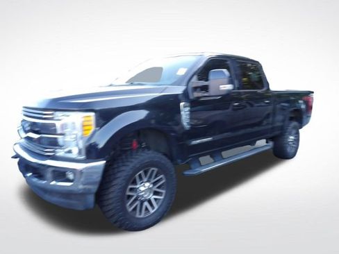 Used 2017 Ford F250 Lariat w/ Lariat Value Package AWD/4WD image 9