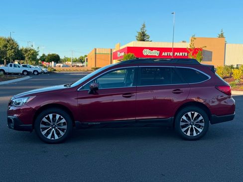 Used 2015 Subaru Outback 2.5i Limited AWD/4WD image 6