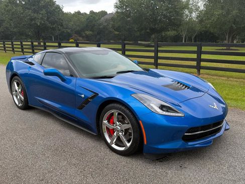 Used 2014 Chevrolet Corvette Stingray Coupe w/ 3LT Preferred Equipment Group RWD image 2