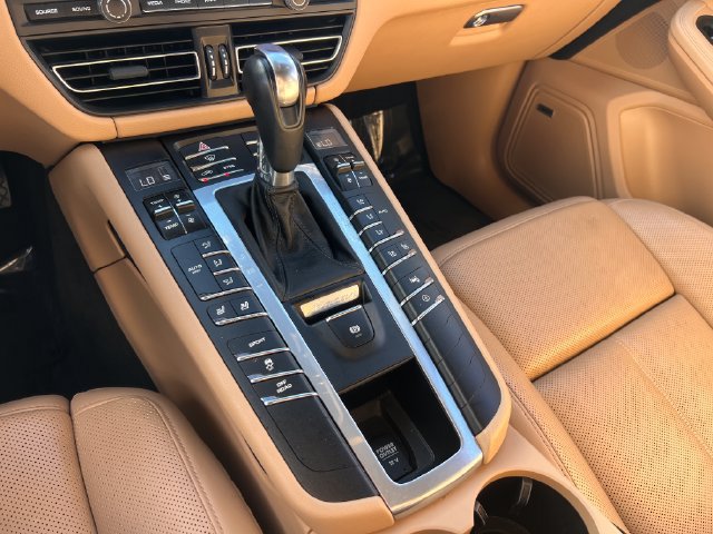 Used 2019 Porsche Macan AWD/4WD image 24