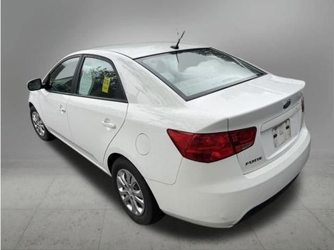 Used 2011 Kia Forte LX FWD image 5