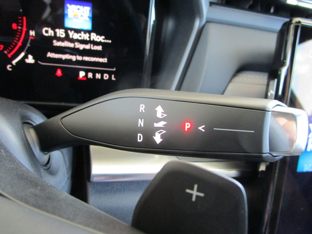 New 2027 GMC Terrain Elevation w/ Elevation Premium Package FWD image 31