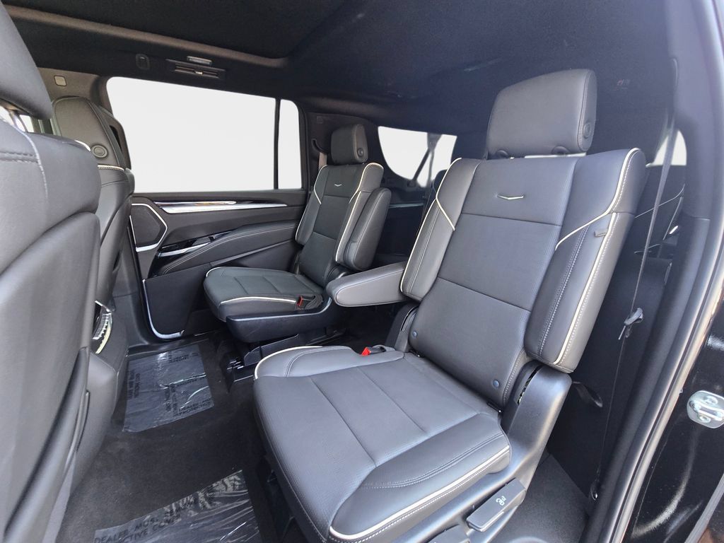 Used 2025 Cadillac Escalade ESV Sport w/ Touring Package AWD/4WD image 17