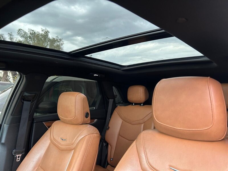 Used 2020 Cadillac XT5 Premium Luxury FWD image 16