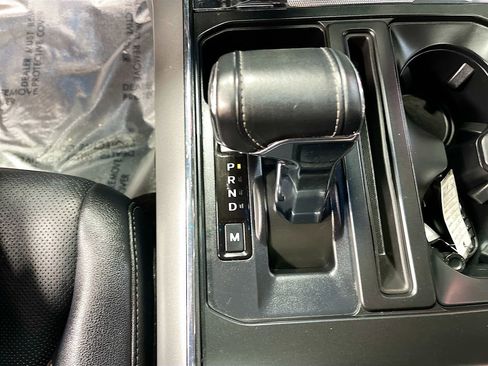Used 2022 Ford F150 Lariat w/ Equipment Group 502A High AWD/4WD image 17
