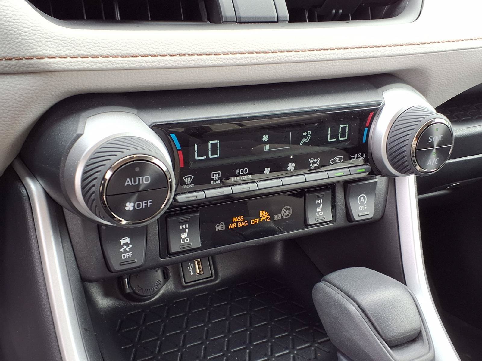 Used 2025 Toyota RAV4 XLE w/ Weather Package AWD/4WD image 11