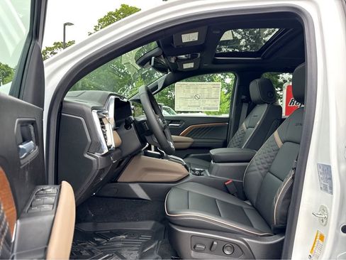 New 2026 GMC Canyon Denali AWD/4WD image 8