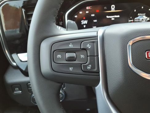New 2026 GMC Sierra 1500 SLT image 17