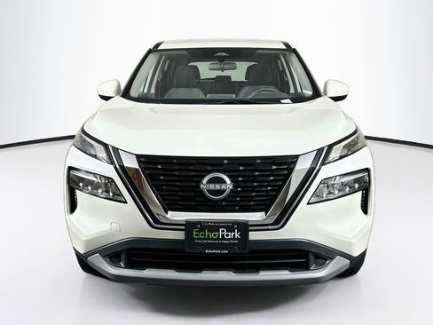 Used 2023 Nissan Rogue SV FWD image 2