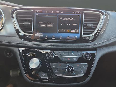 New 2026 Chrysler Pacifica Select w/ S Appearance Package image 8