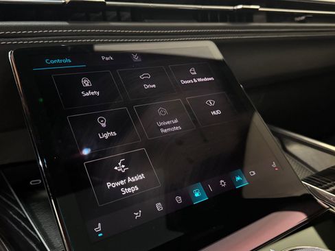 Certified 2025 Cadillac Escalade ESV Sport image 38