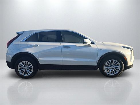 Used 2024 Cadillac XT4 Luxury image 4
