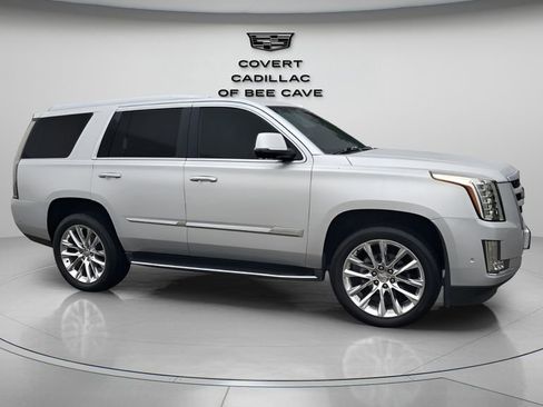 Used 2018 Cadillac Escalade Luxury image 12
