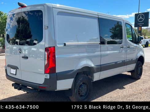 Used 2025 Mercedes-Benz Sprinter 2500 image 5