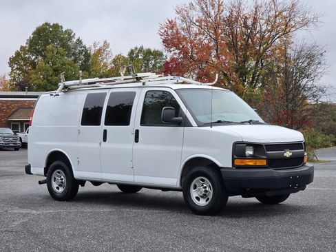 Used 2014 Chevrolet Express 2500 image 5