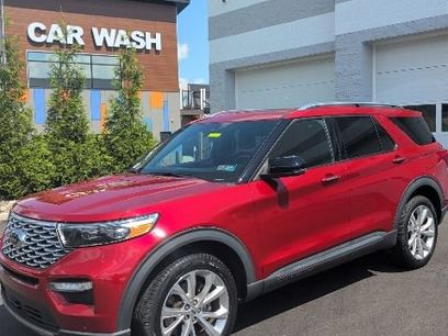 Certified 2023 Ford Explorer Platinum w/ Technology Package