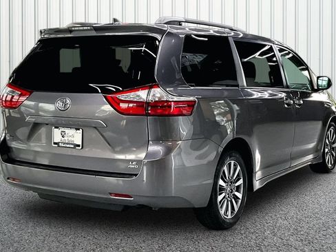 Used 2020 Toyota Sienna LE w/ LE Preferred Package AWD/4WD image 6