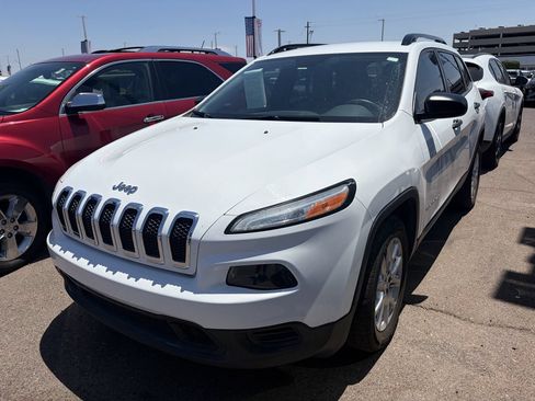 Used 2016 Jeep Cherokee Sport w/ Trailer Tow Group FWD image 4