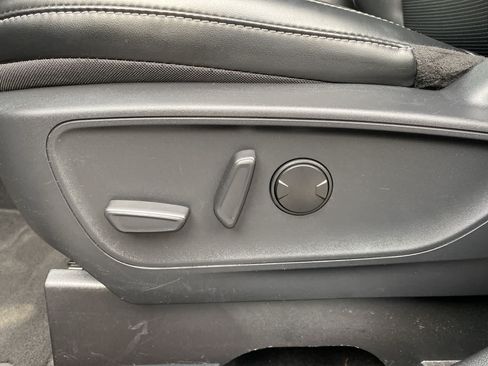 Used 2025 Ford Escape Platinum AWD/4WD image 14