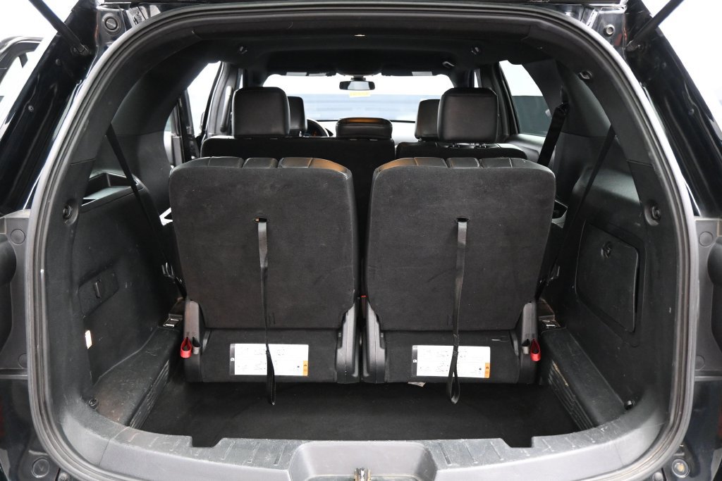 Used 2018 Ford Explorer XLT w/ XLT Appearance Package AWD/4WD image 27