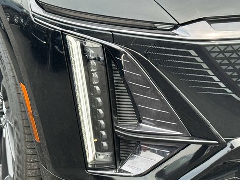 New 2026 Cadillac Lyriq V image 23