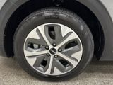 Used 2022 Kia Niro EX image 2