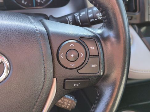 Used 2017 Toyota RAV4 XLE image 20