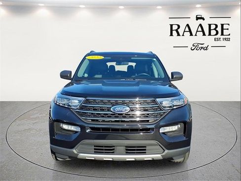 Used 2022 Ford Explorer XLT w/ Equipment Group 202A image 2