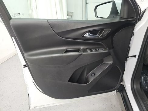 Used 2022 Chevrolet Equinox LT FWD image 12