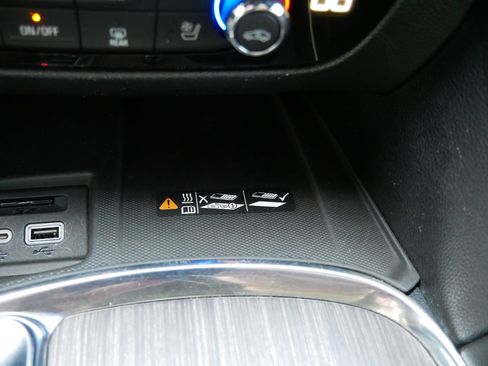 Used 2022 Buick Enclave Avenir w/ Avenir Technology Package image 32