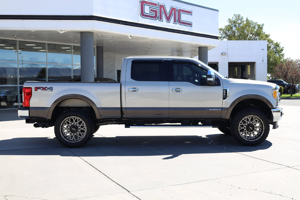 Used 2017 Ford F250 Lariat w/ Lariat Ultimate Package AWD/4WD image 7