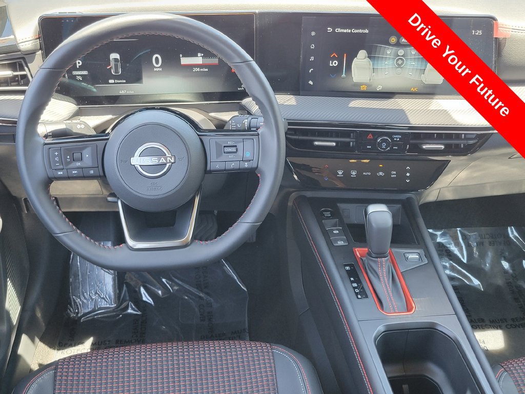 Used 2025 Nissan Kicks SR FWD image 6