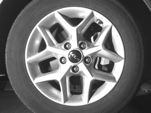 Used 2025 Kia Soul LX w/ LX Technology Package image 13