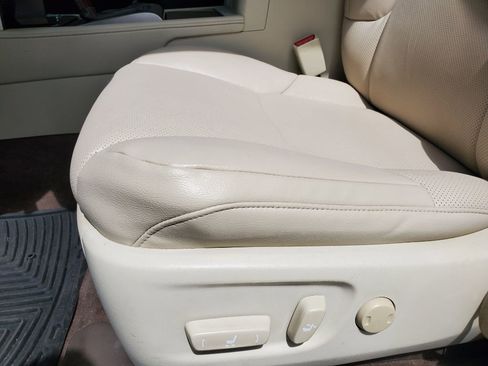 Used 2011 Lexus GX 460 Base w/ Comfort Plus Pkg image 15