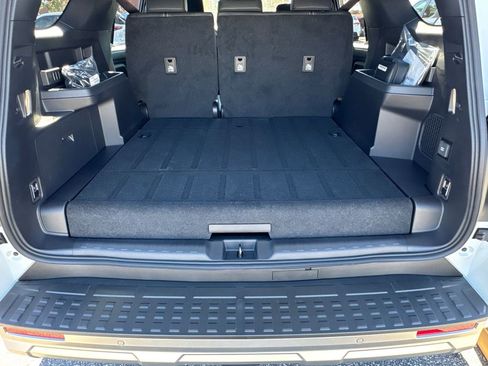 New 2025 Toyota 4Runner Limited image 17