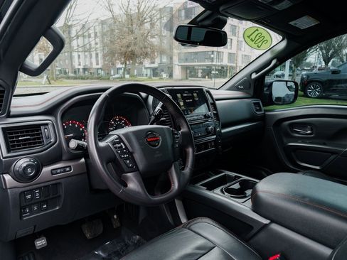 Used 2021 Nissan Titan PRO-4X w/ Pro-4x Convenience Package image 21