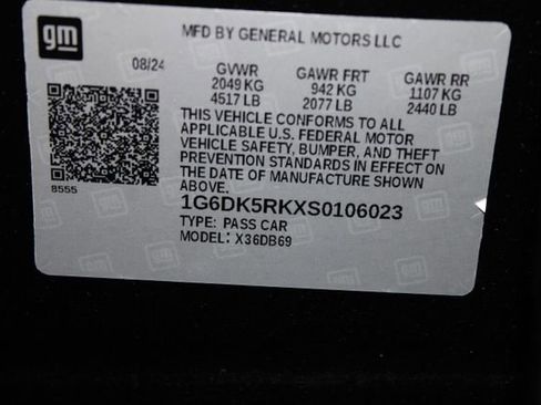 Certified 2025 Cadillac CT4 Luxury AWD/4WD image 37