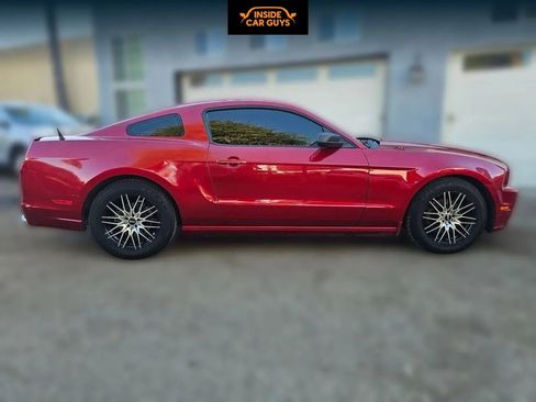 Used 2013 Ford Mustang Coupe image 6