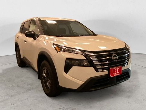 New 2026 Nissan Rogue S image 7