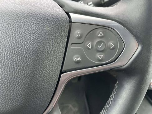 Used 2023 Chevrolet Traverse LT image 33