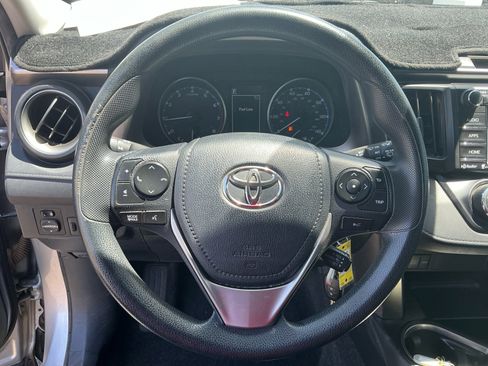 Used 2018 Toyota RAV4 LE w/ Carpet Mat Package FWD image 9