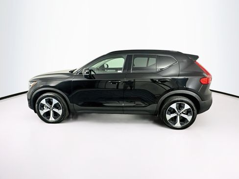 Used 2026 Volvo XC40 B5 Plus AWD/4WD image 4