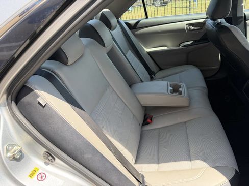 Used 2016 Toyota Camry SE FWD image 15