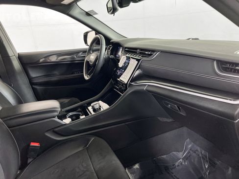 Used 2023 Jeep Grand Cherokee L Laredo image 29