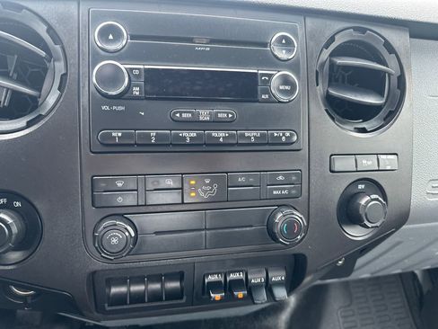 Used 2014 Ford F250 XL w/ Power Equipment Group image 17