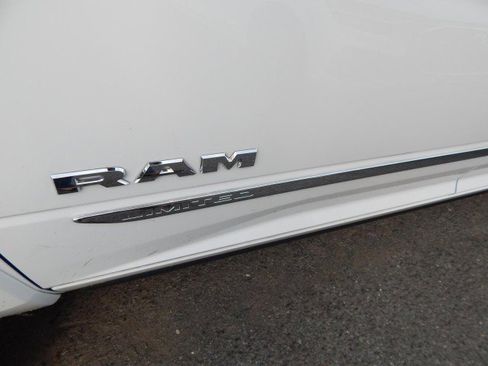 Used 2025 RAM 3500 Limited image 13