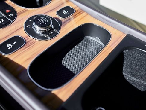 Used 2023 Bentley Bentayga Extended Wheelbase image 67