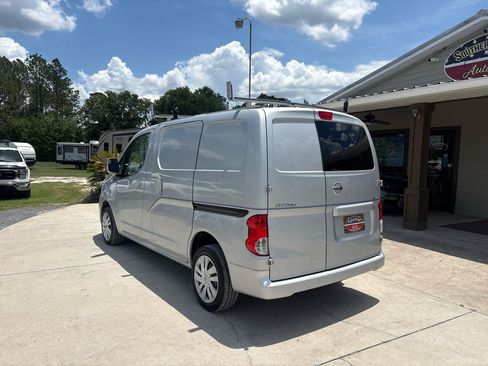 Used 2013 Nissan NV200 SV w/ Technology Pkg FWD image 7