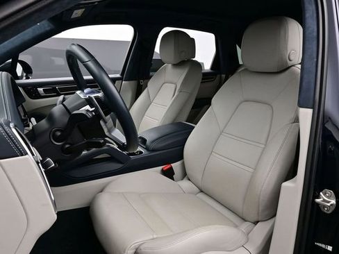 Certified 2021 Porsche Cayenne GTS AWD/4WD image 5