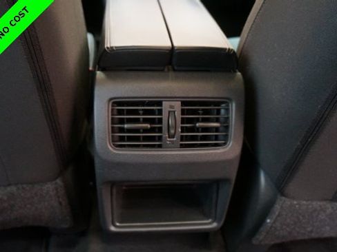 Used 2023 Nissan Rogue S image 37